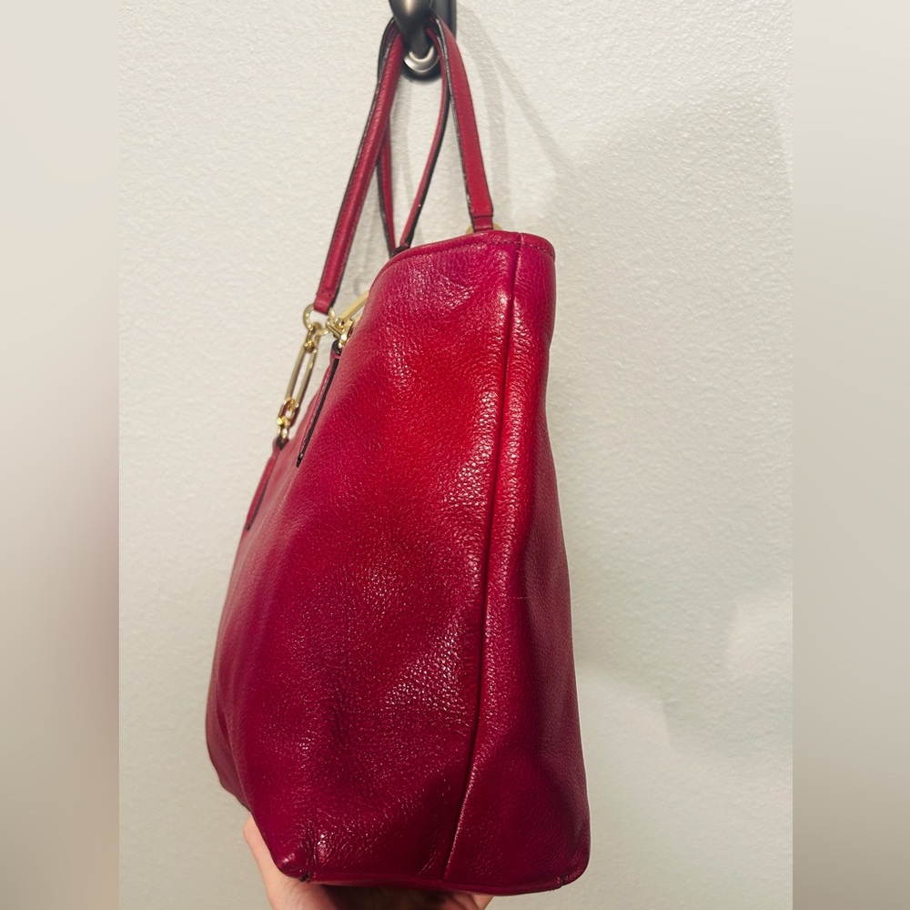 Coach 2013 Raspberry Gold Lg Leather Zip Tote Bag both original keychain tags - Picture 4 of 10